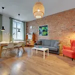 Center, Art House & Family By Downtown * Gdańsk