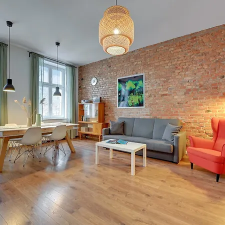 Center, Art House & Family By Downtown * Gdańsk