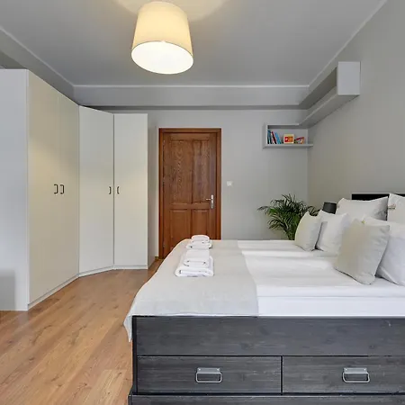 Appartement Center, Art House & Family By Downtown