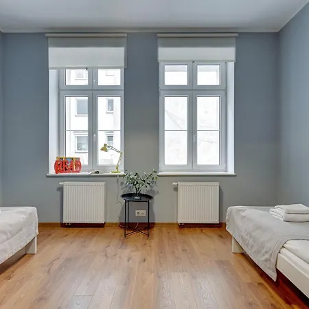 Center, Art House & Family By Downtown