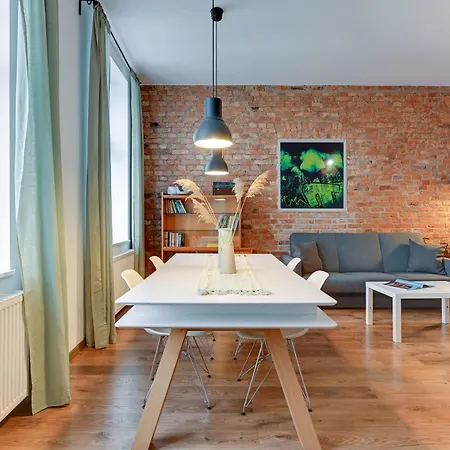 Center, Art House & Family By Downtown Apartment *
