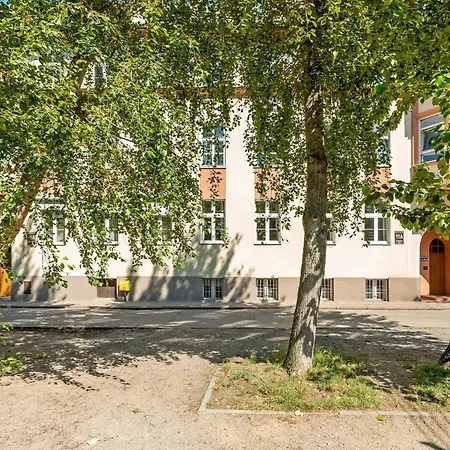 Center, Art House & Family By Downtown