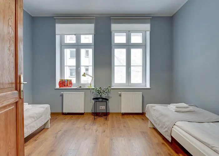 Center, Art House & Family By Downtown