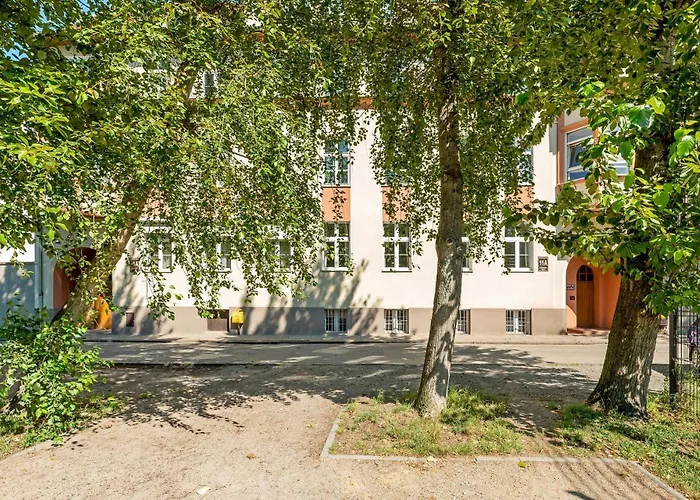 Center, Art House & Family By Downtown